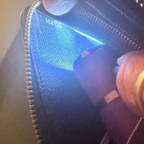 Louis Vuitton wallet - Picture 13 of 13